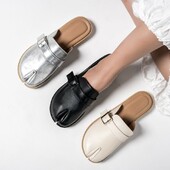 Made from Sheep Nappa Leather material, Cajsa TAKA Mules Sandal will be launched in a few more days.

Taka Silver Mules Sandal
Taka Black Mules Sandal
Taka Buttercream Mules Sandal

Get special deals for this new release, free ongkir by shopping through our website

*terms and condition applied

#cajsa
#cajsatabiseries